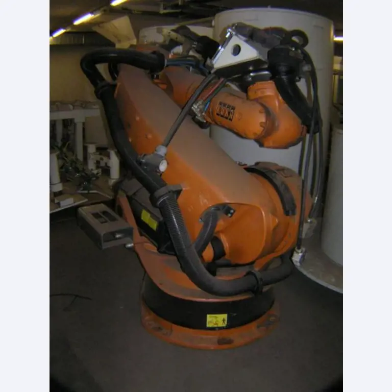 Prumyslových robotu-1